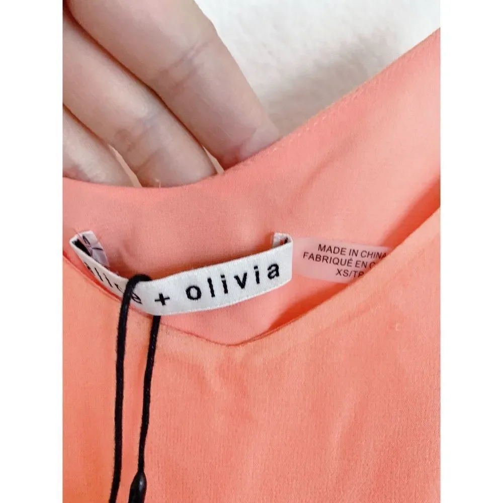 Alice + Olivia Ilaria 100% silk Dress in Peach